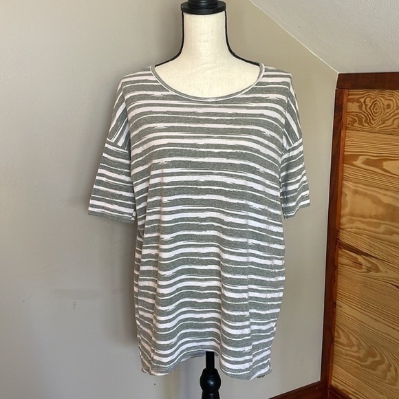 Lularoe Grey and White Striped Oversized Irma Tunic Top XXS - Picture 1 of 8